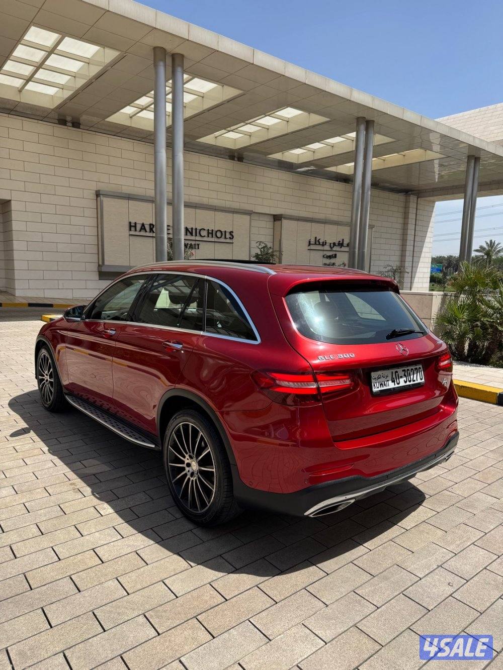 مرسيدس GLC300 بانوراما بحاله ممتازه عداد (86) الف3