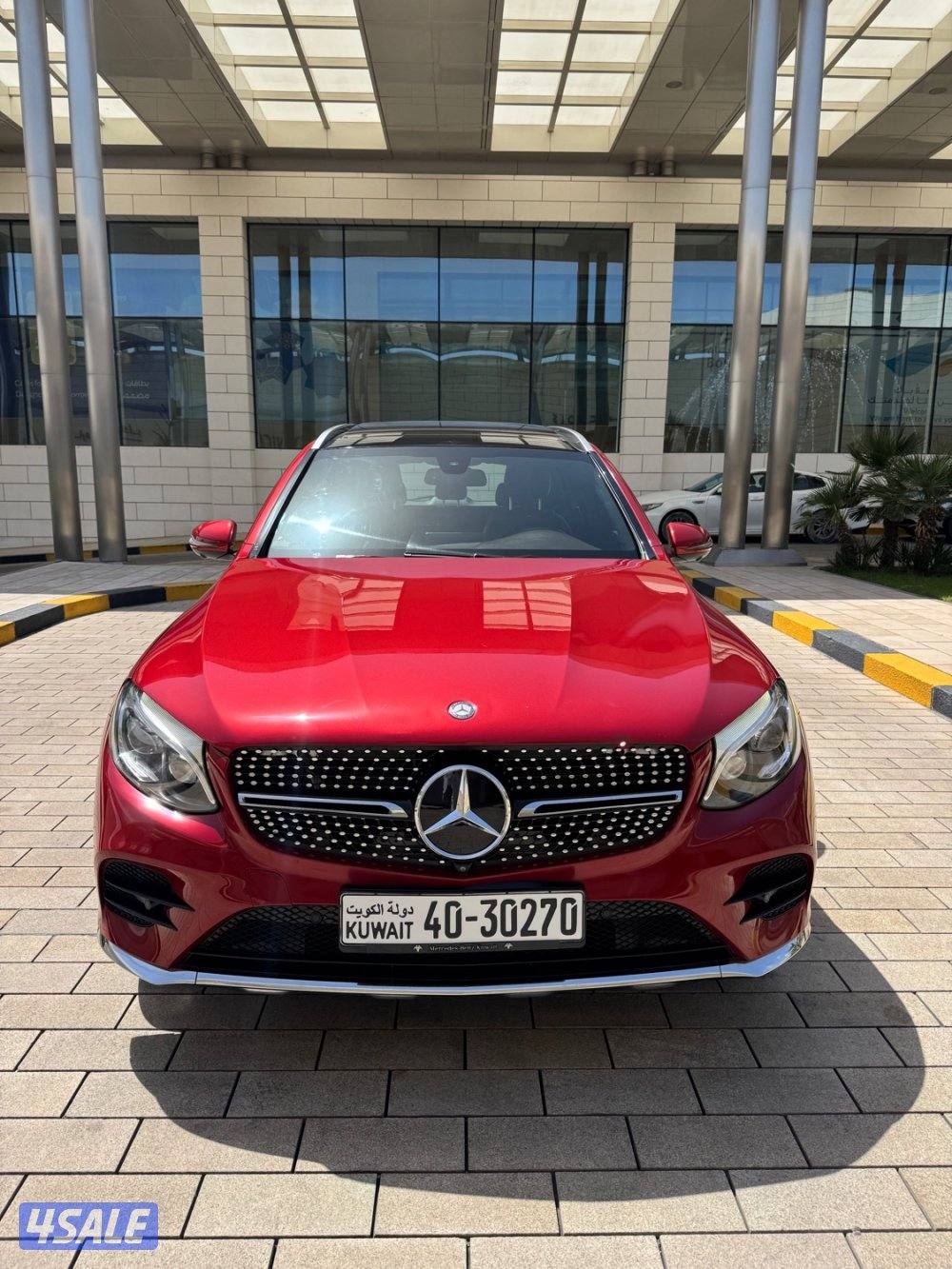 مرسيدس GLC300 بانوراما بحاله ممتازه عداد (86) الف4