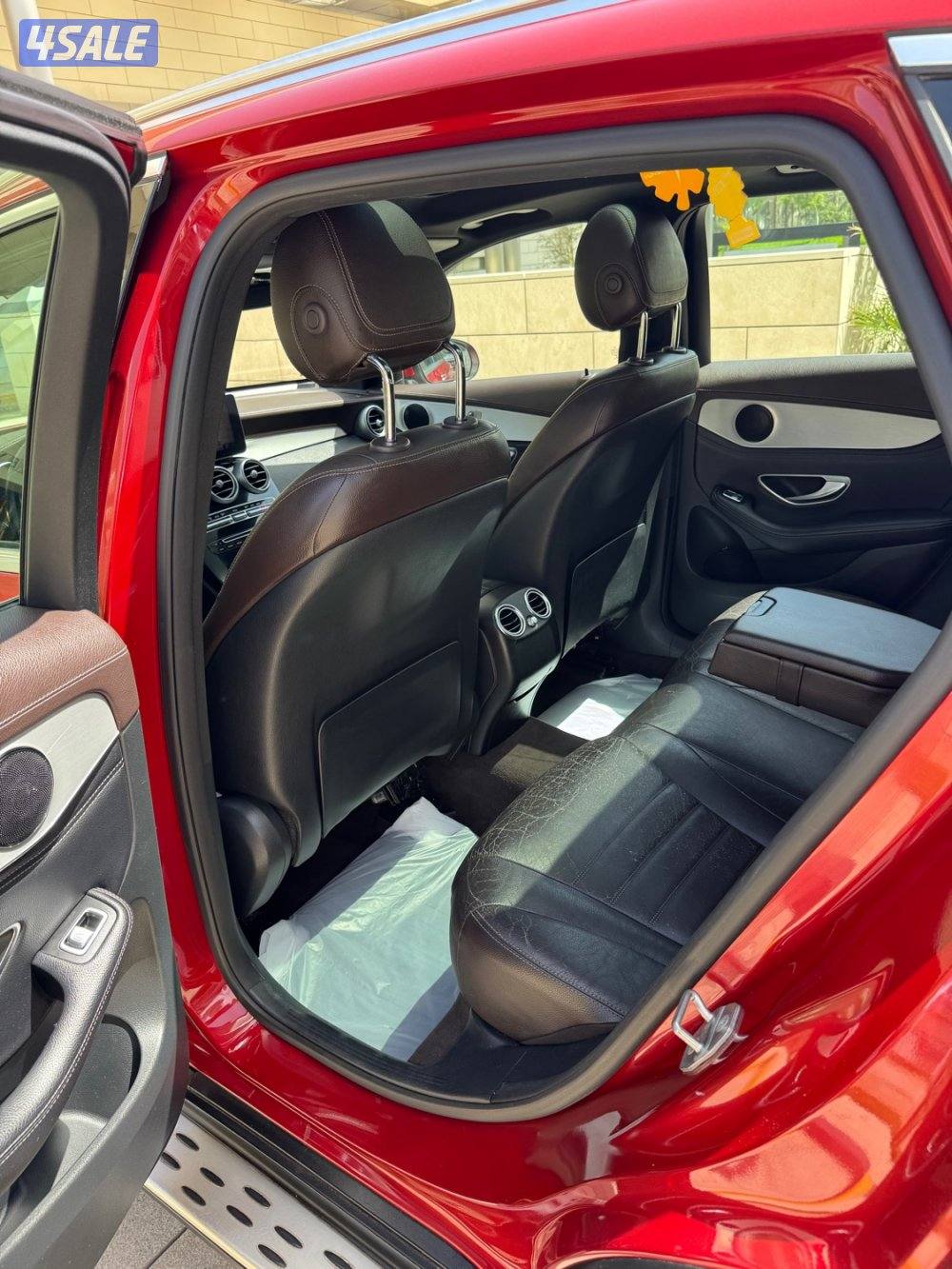 مرسيدس GLC300 بانوراما بحاله ممتازه عداد (86) الف11