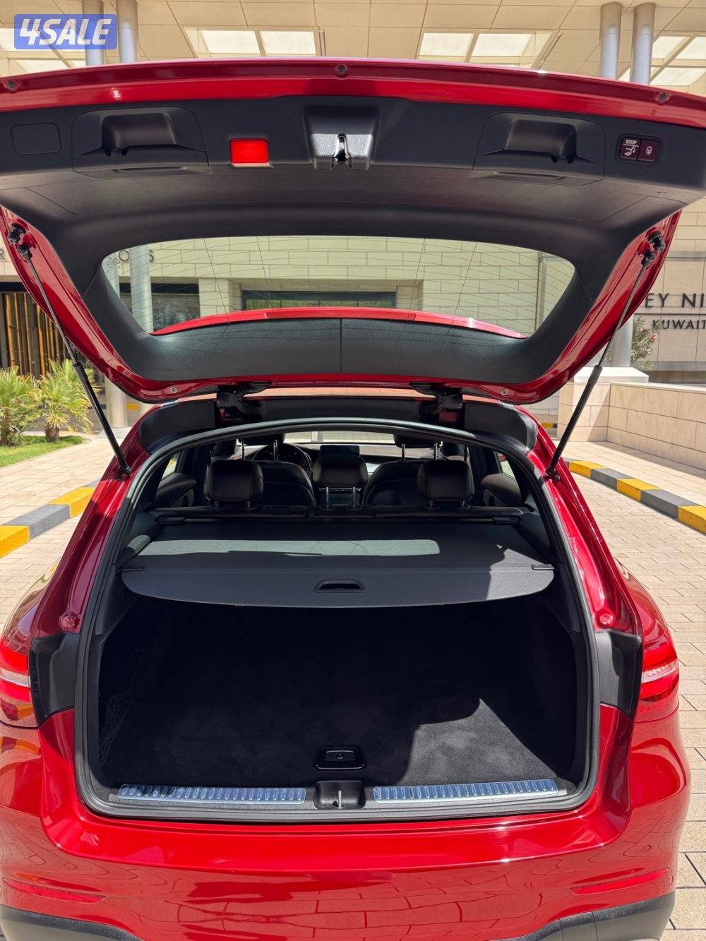 مرسيدس GLC300 بانوراما بحاله ممتازه عداد (86) الف14