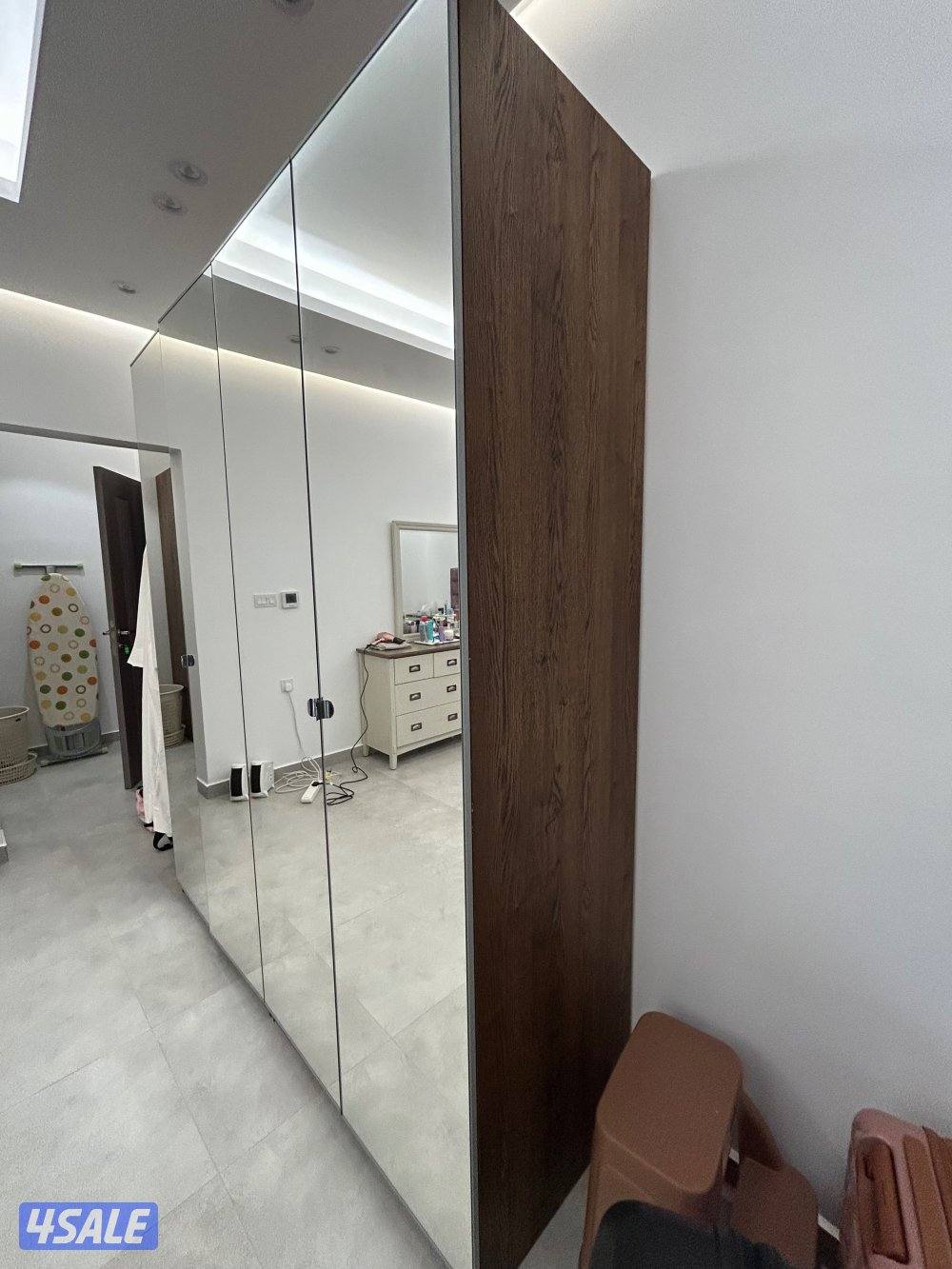 الخيران البحريه أثاث وأدوات كهربائيه للبيع في حالة ممتازة0