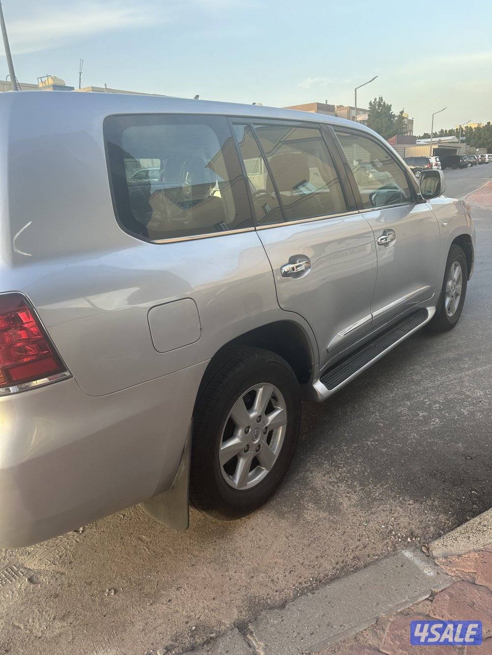 للبيع لكزس موديل ٢٠٠٩ وراد قطر ماشي ٤٧٠ صبغ الوكاله بلكامل داخليه وكال4