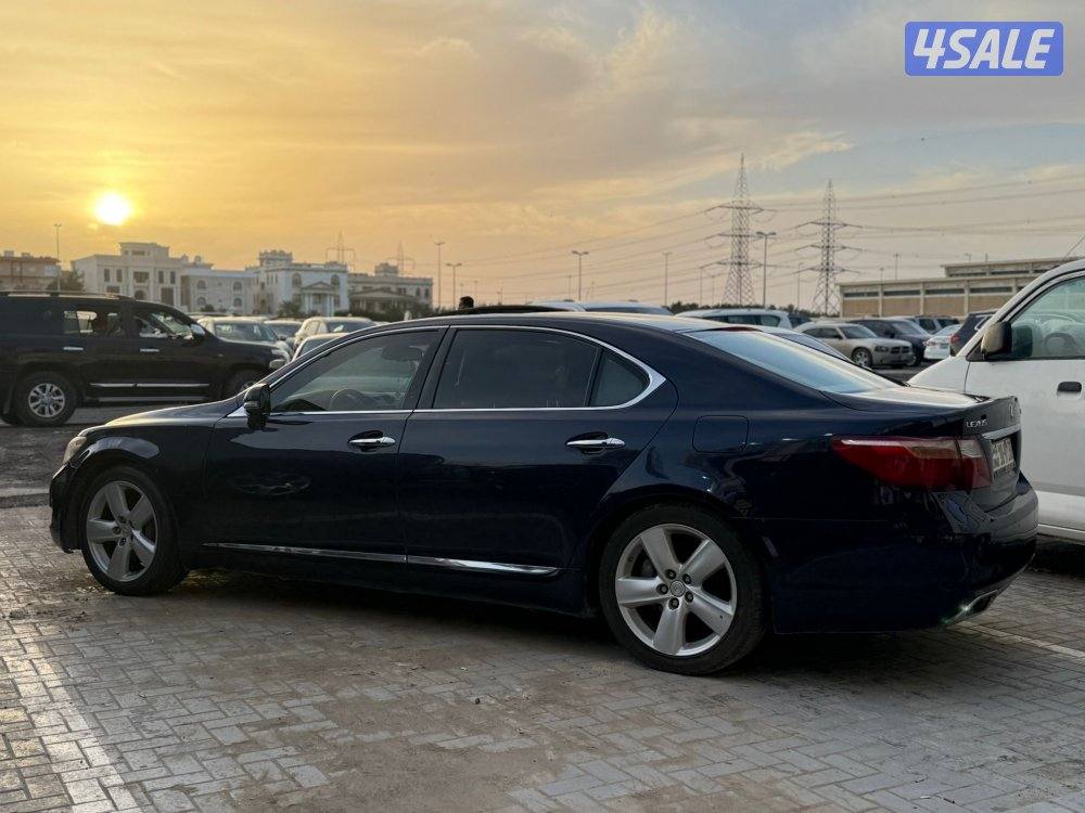 للبيع لكزس 2012 لارج3