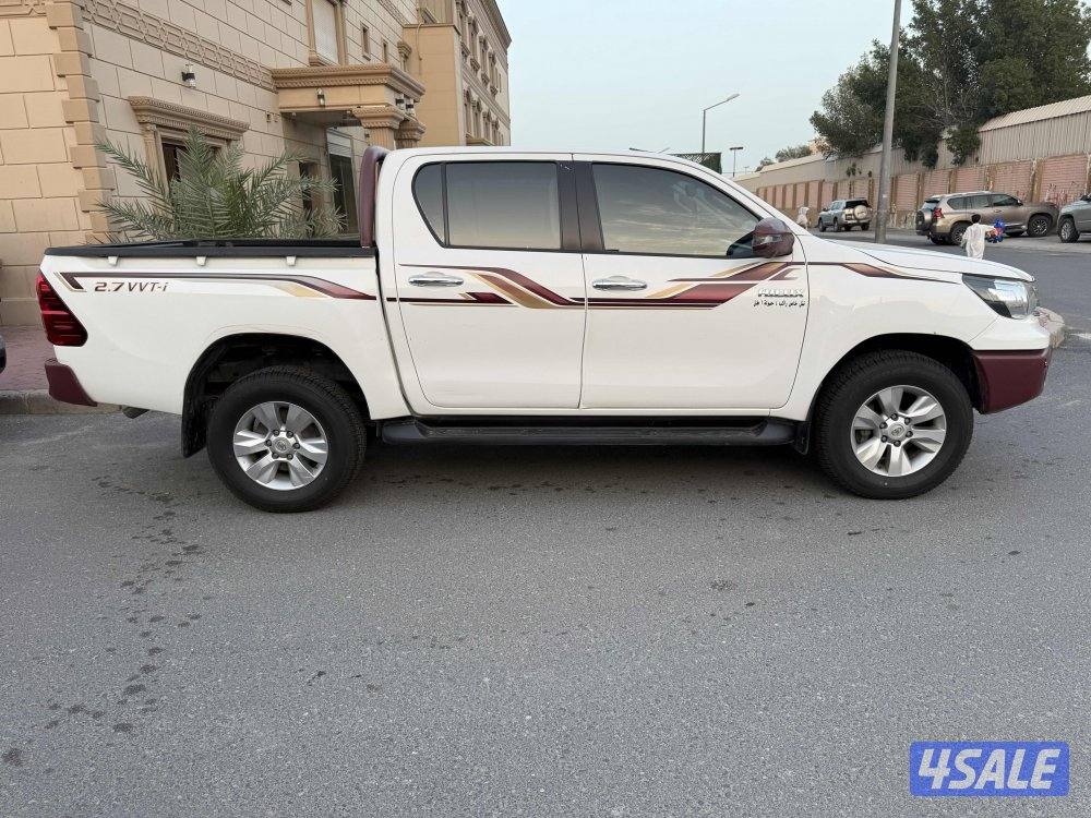 وانيت تويوتا هايلكس موديل 2019  قير عادي دبل ماشي 221 السياره طيبه حيل2