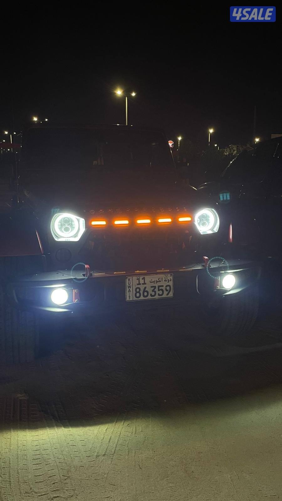 للبيع رانجلر صحارى ٢٠١٣ صبغ وكالته ماعدا مدقر واحد فقط0