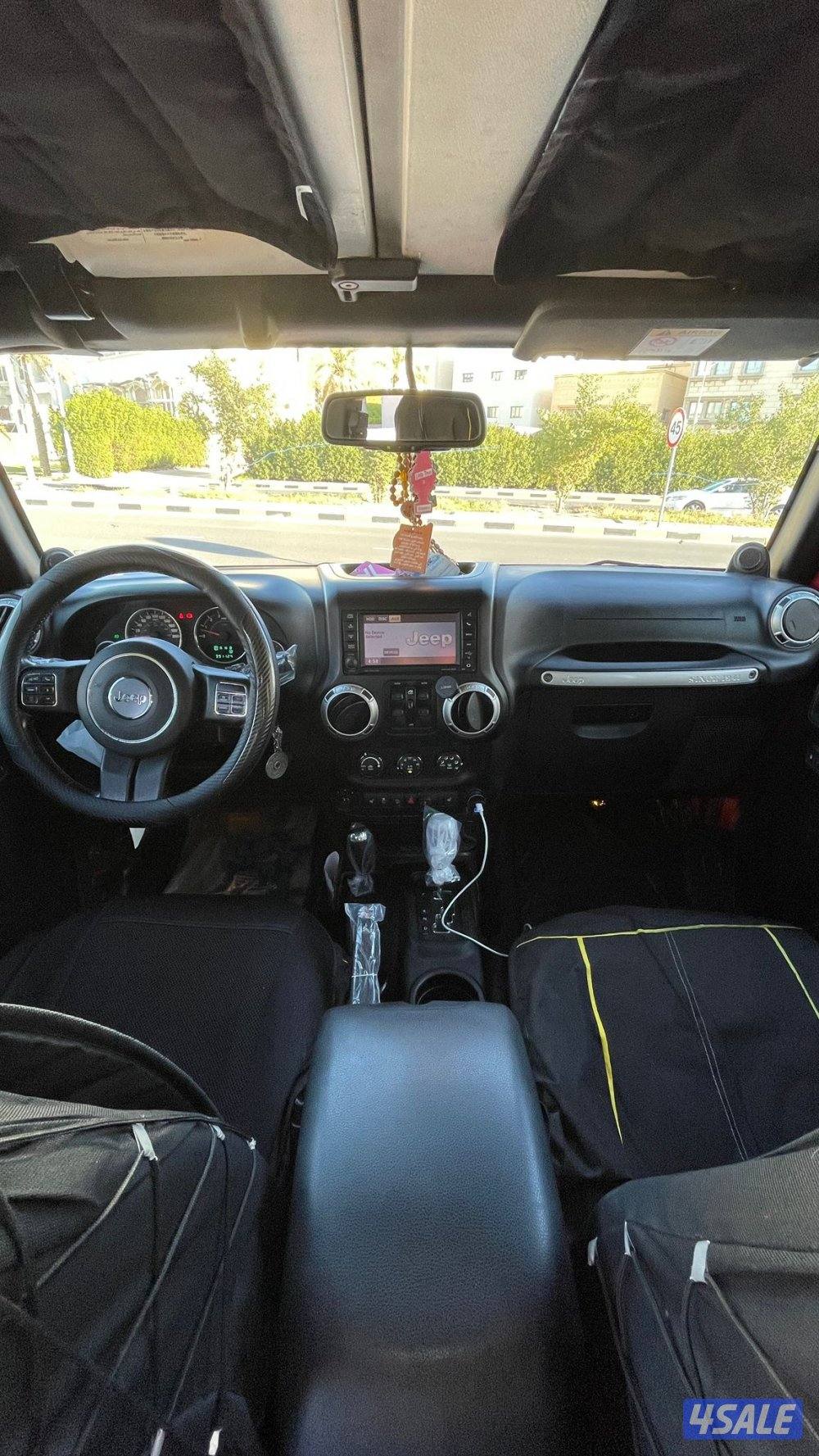 للبيع رانجلر صحارى ٢٠١٣ صبغ وكالته ماعدا مدقر واحد فقط1