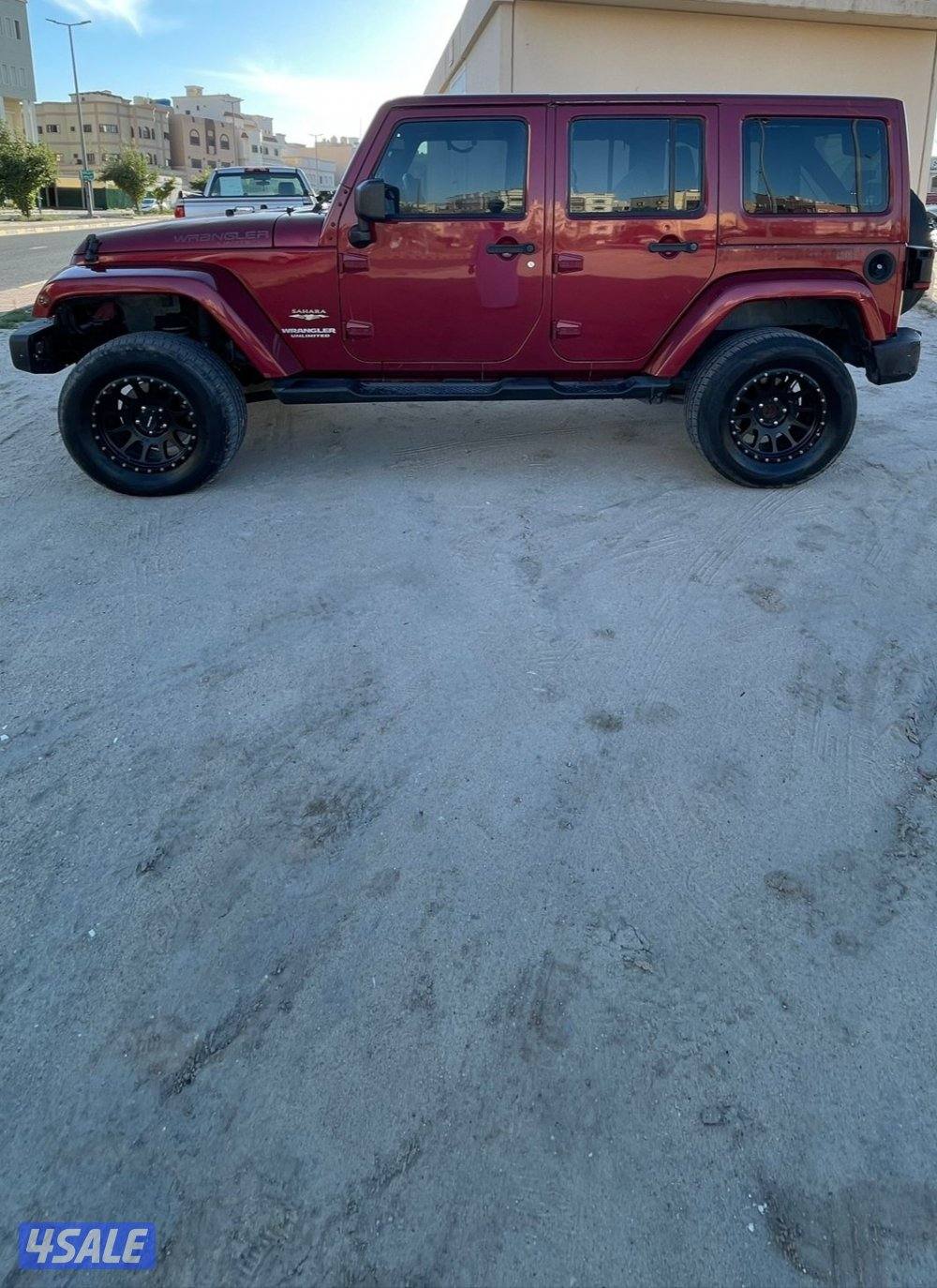 للبيع رانجلر صحارى ٢٠١٣ صبغ وكالته ماعدا مدقر واحد فقط4