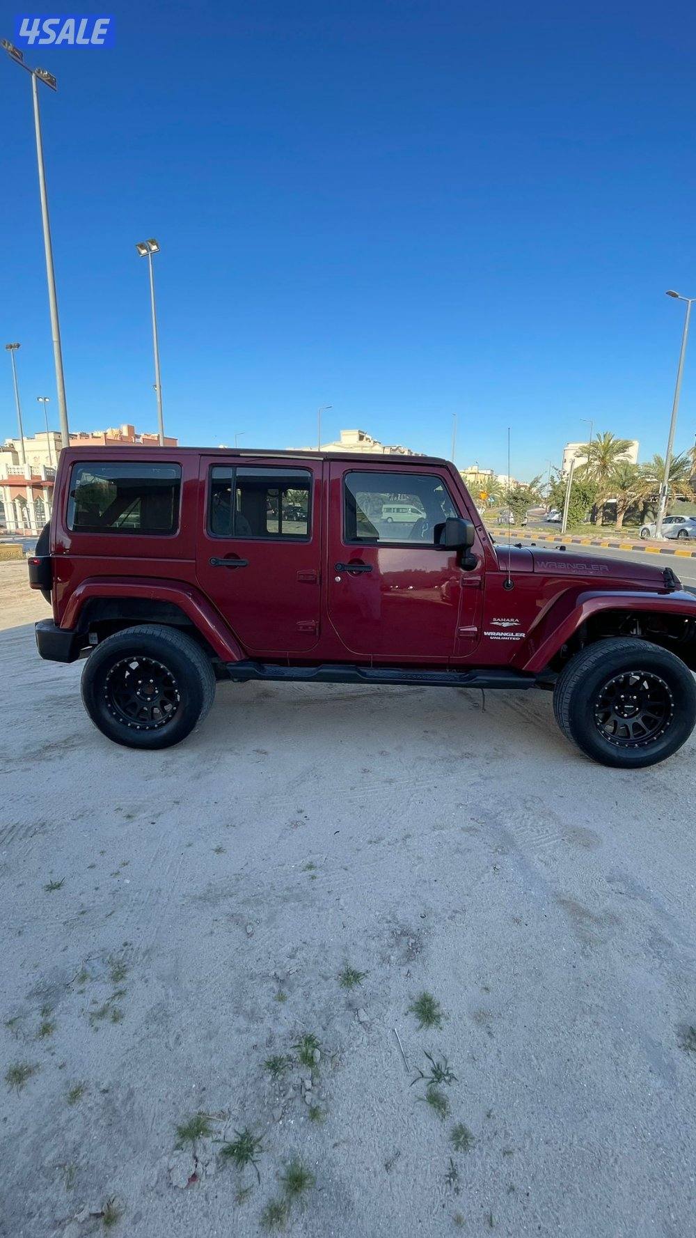 للبيع رانجلر صحارى ٢٠١٣ صبغ وكالته ماعدا مدقر واحد فقط5