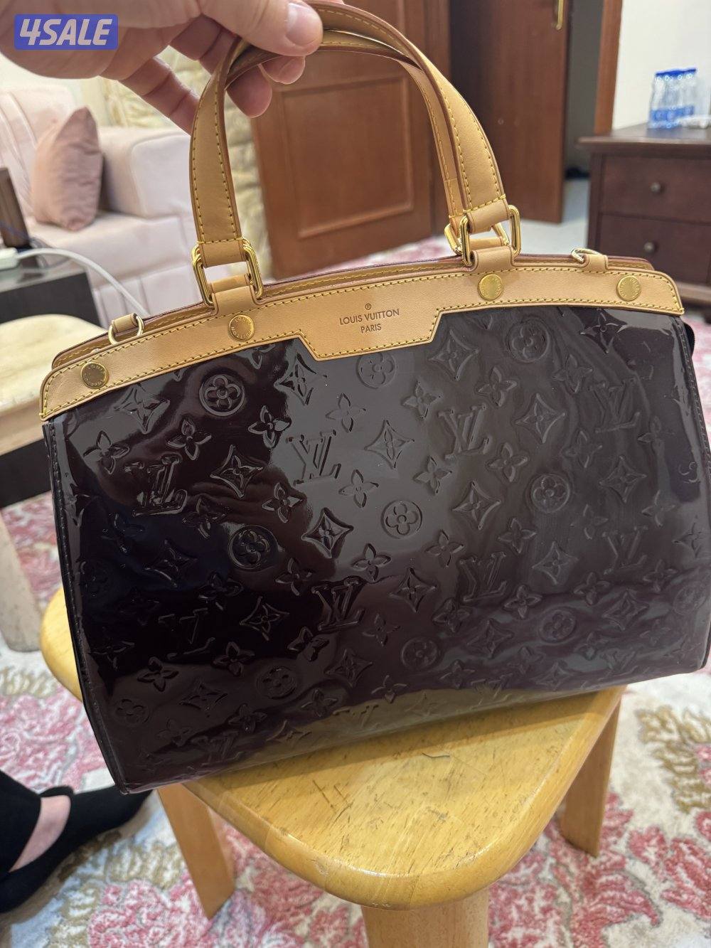 ال في جنطه جديده مومستعمله1