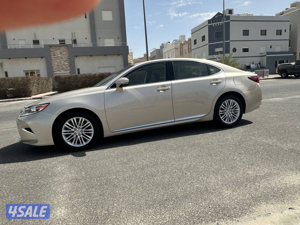 لكزس ES250 الدرجة الاولى موديل 2017 عداد 211 الف سيرفس وكاله منتظم9