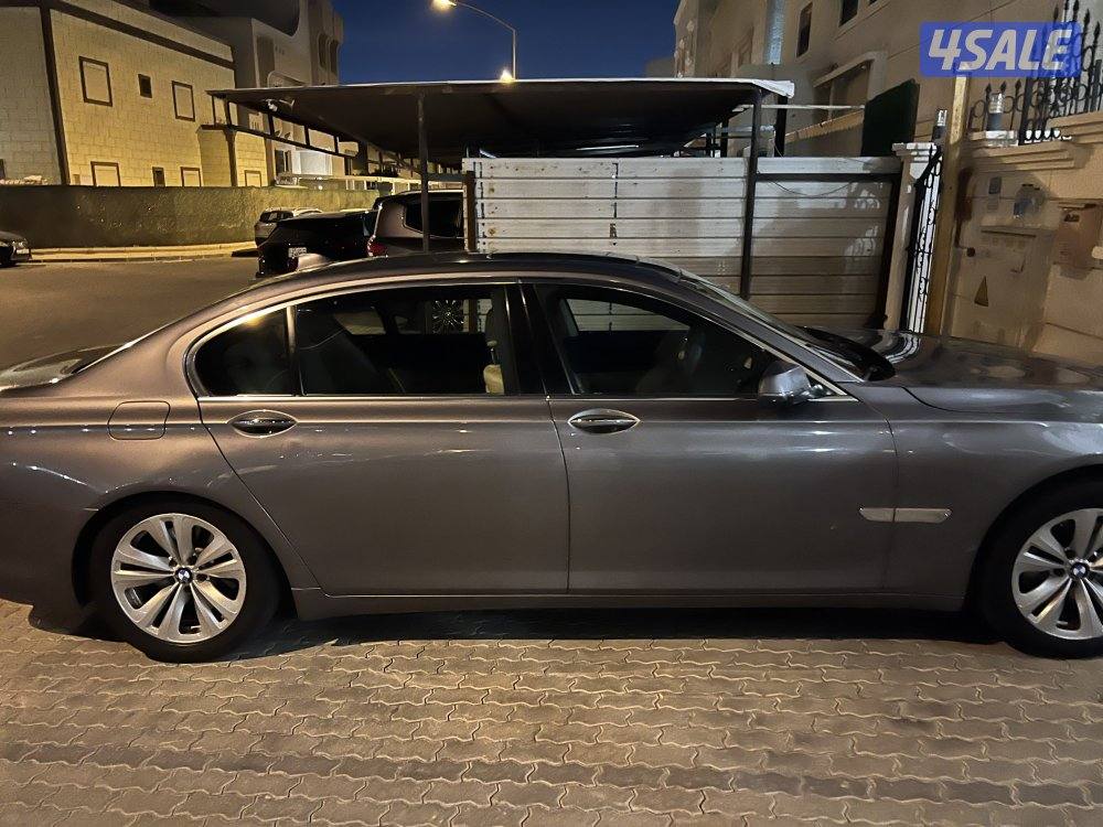 BMW 730i0