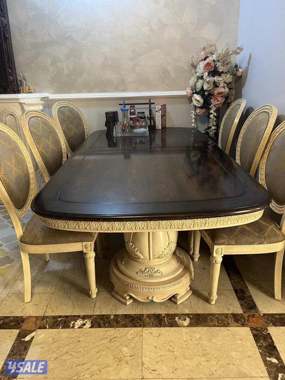 طاولة طعام فاخرة وفرن ايطالي1