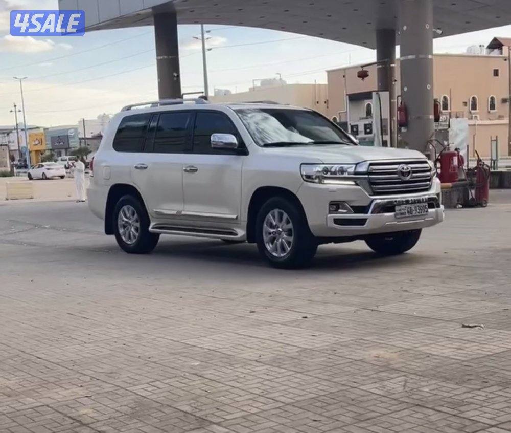 جي اكس ار 2017 ابيض  من داخل بيج نظيف وشرط الفحص فتحه كشنات مخمل سنسر0