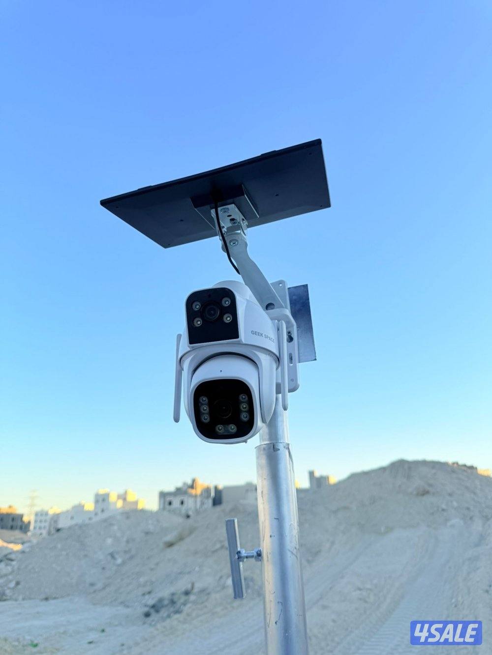 فني كاميرات المراقبة الهندية بانجلي4