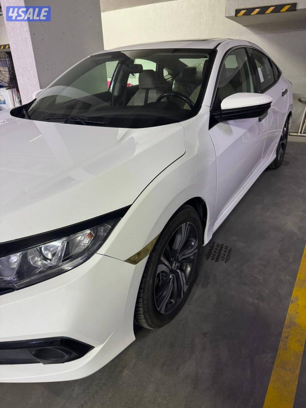 2021 white Honda civic5