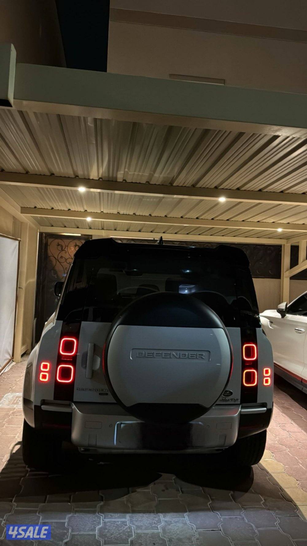 للبيع ديفندر20231