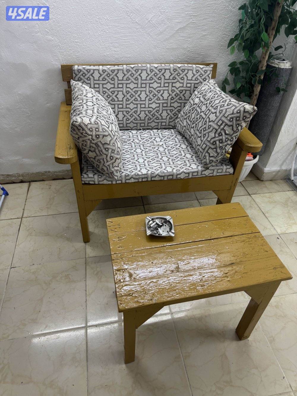 كراسي اثنين انضاف تم تجديد صبغ فقط لا توجد كسور1