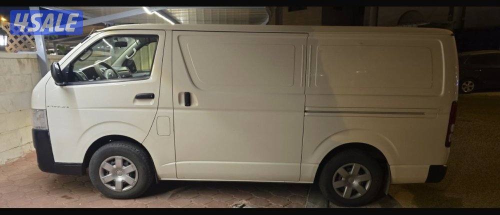 للبيع باص تويوتا هايس موديل 2022 الساير قير عادي بوكس مقفل شرط الفحص4