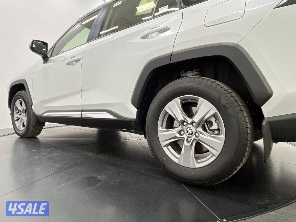 TOYOTA RAV401 4X2 STANDARD OPTION9