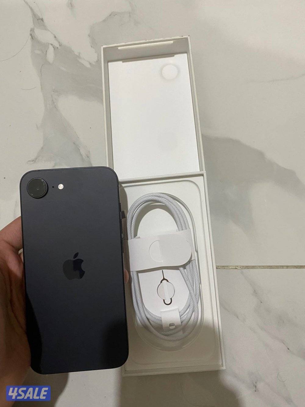 Iphone 16e 256gb used exellent condition1