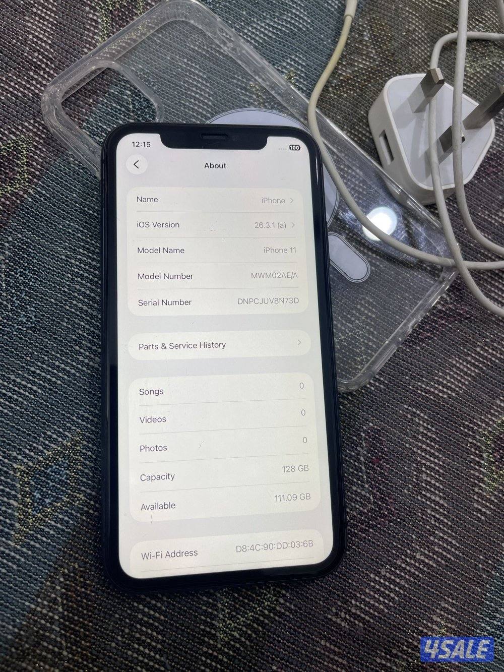 ايفون 11 اسود 128 جيجابايت بطارية 100 نظيف وشغال تمام مع الكفر3