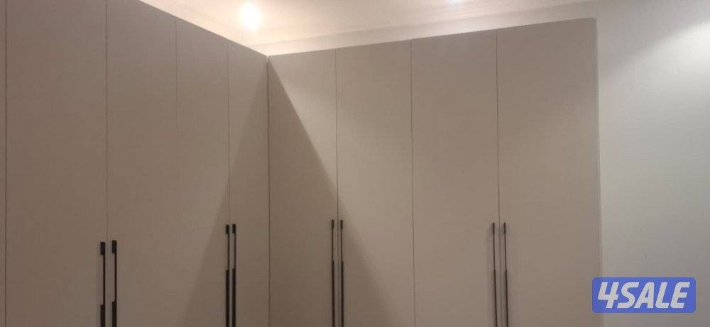 نجارواصباغ خشب پاکستانی ترکیب ابواب کبتات غرف نوم صبغ لیکر و ناری معلم5