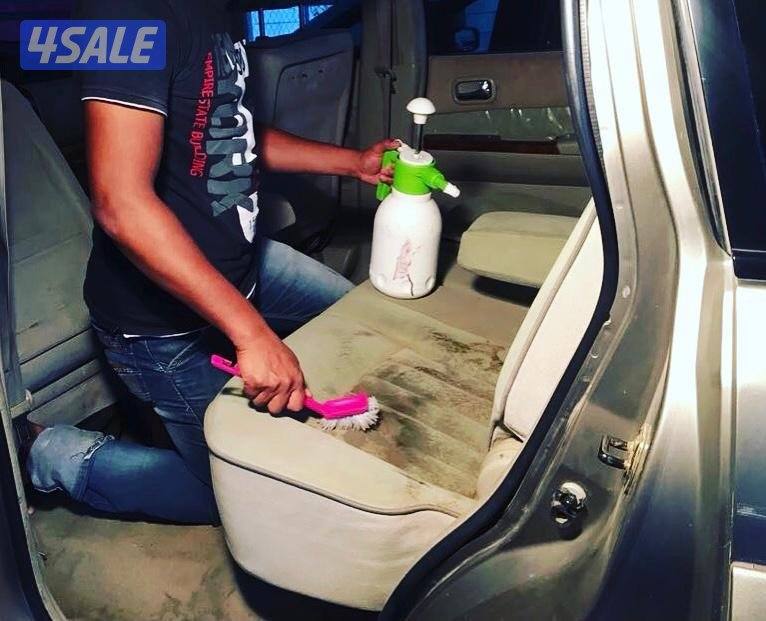 غسيل و تنظيف سيارتين أمام منزل ٨ دك0