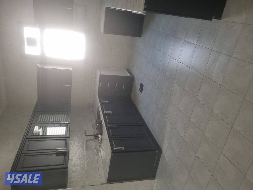 للايجار شقة كبيرة  في الخالدية   يوجد شقة في قرطبه4