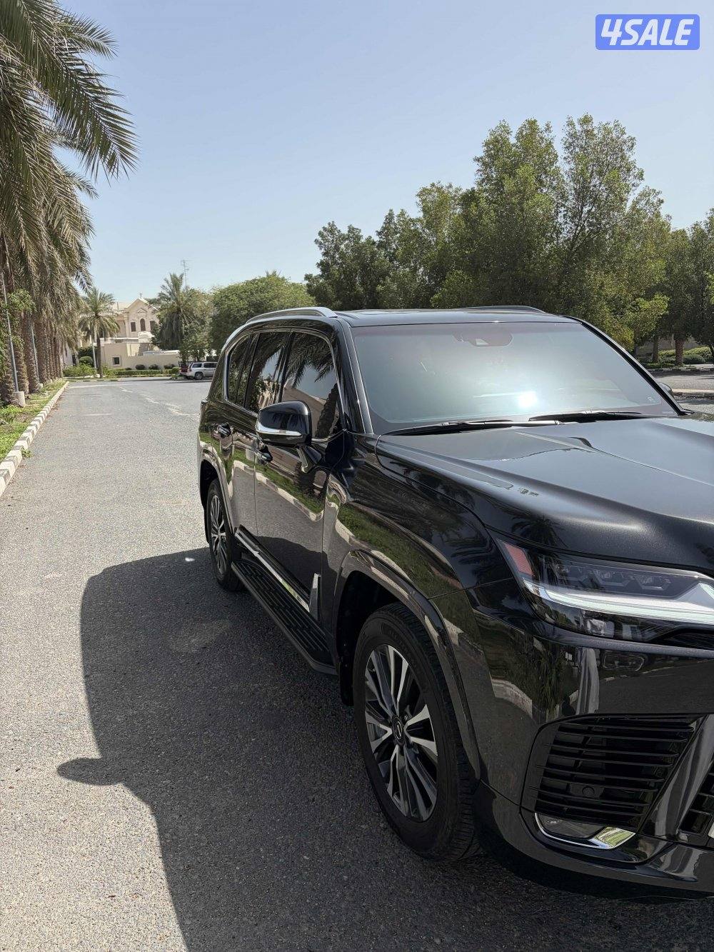 جيب لكزس 2023 اسود4