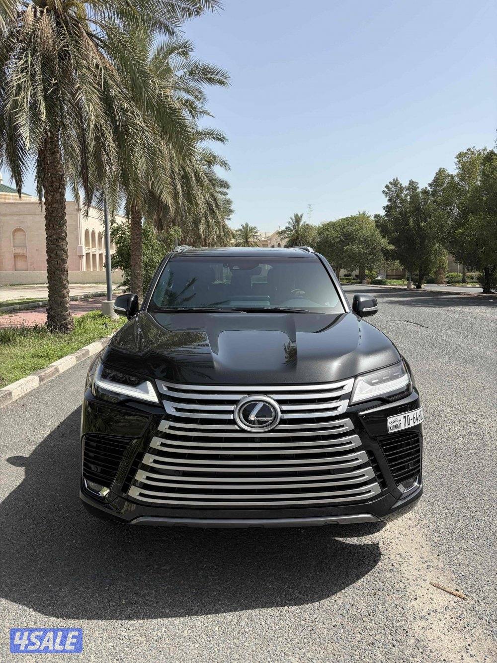 جيب لكزس 2023 اسود5