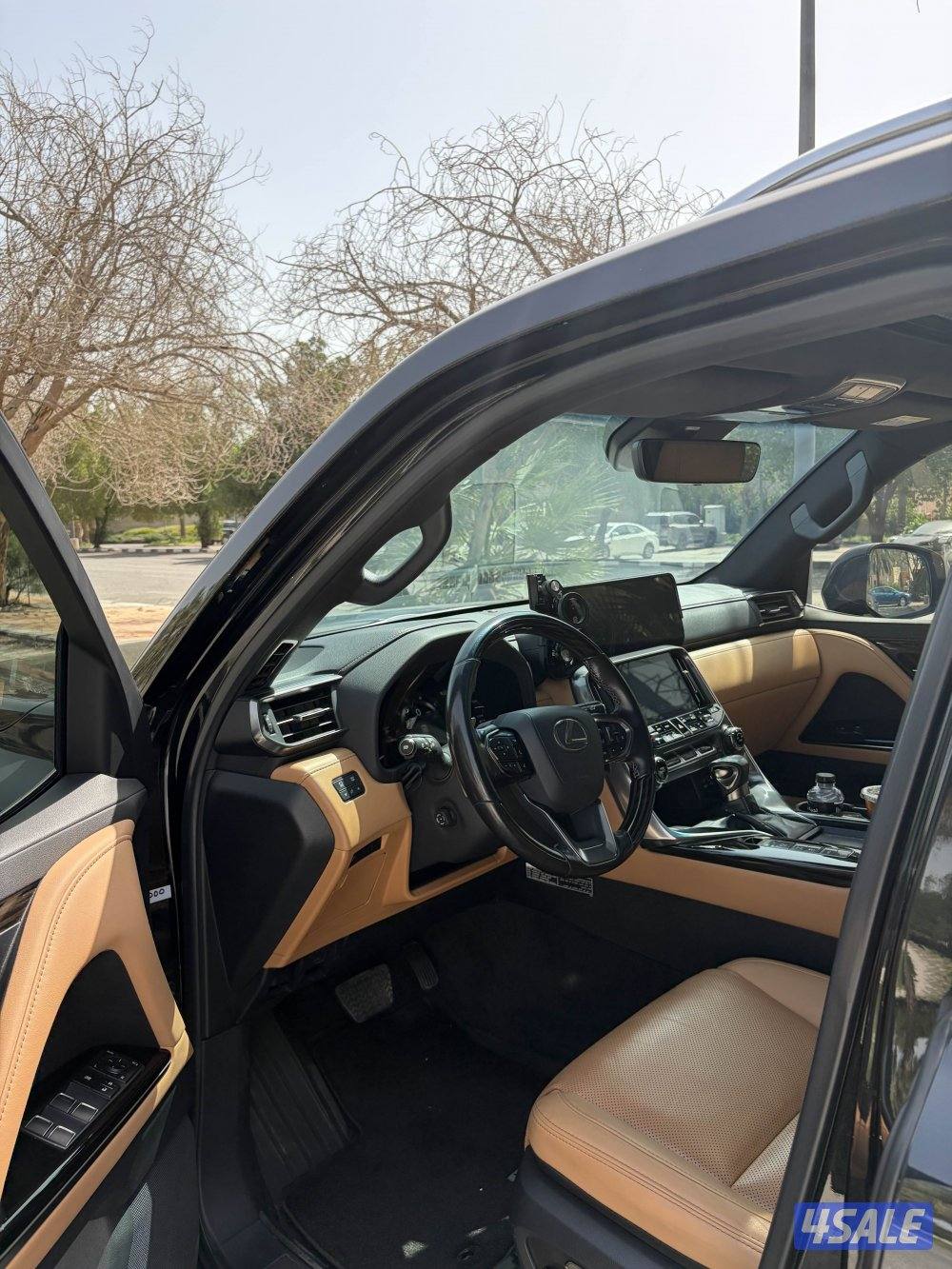 جيب لكزس 2023 اسود6
