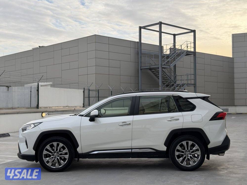 تويوتا راف 4 اعلى اعلى واغلى فئة الفل 4WD بنوراما موديل 2022 صبغ وكاله4