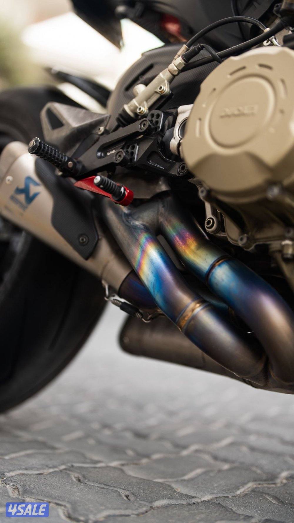 Ducati Streetfighter V41