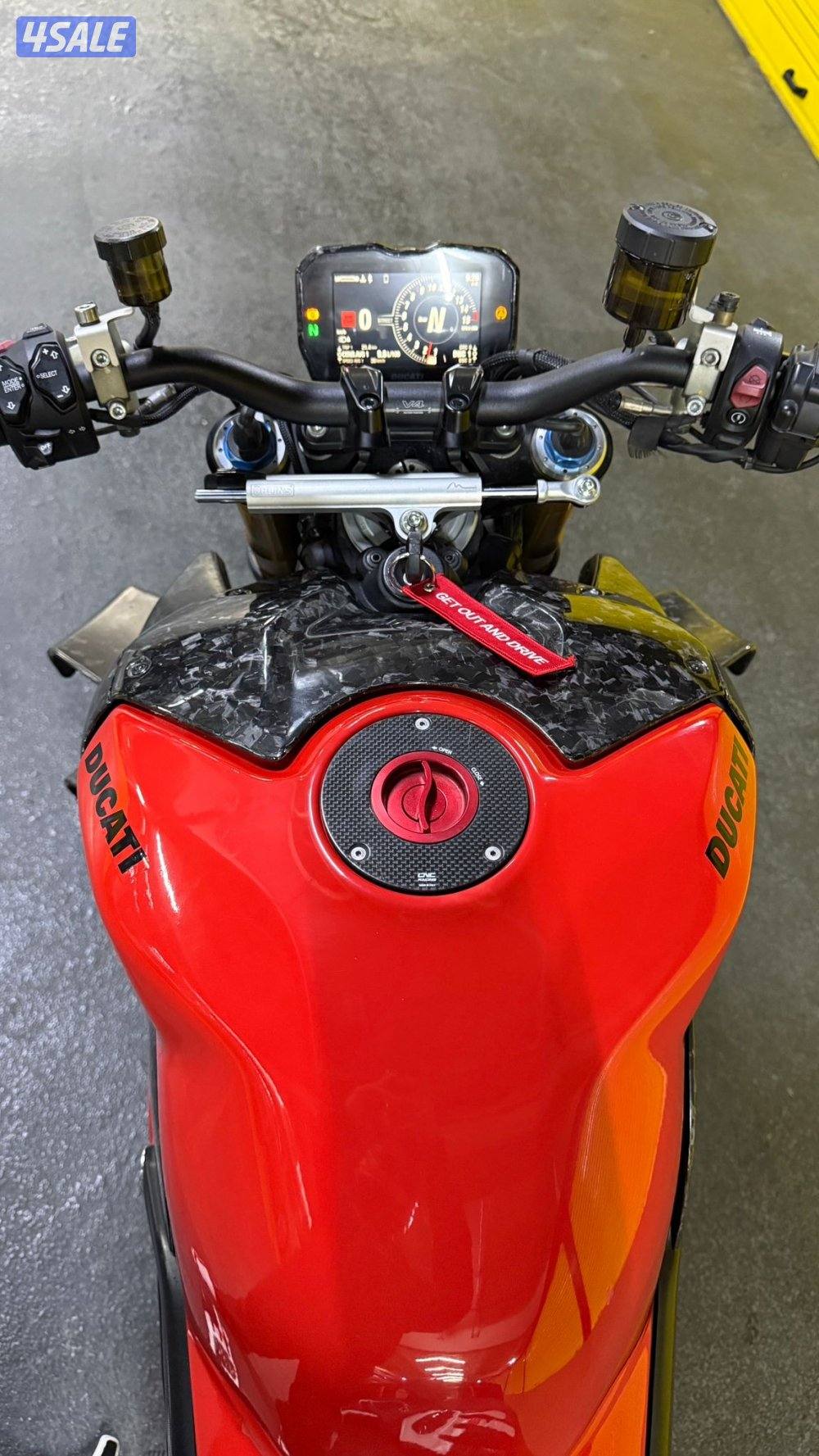 Ducati Streetfighter V42