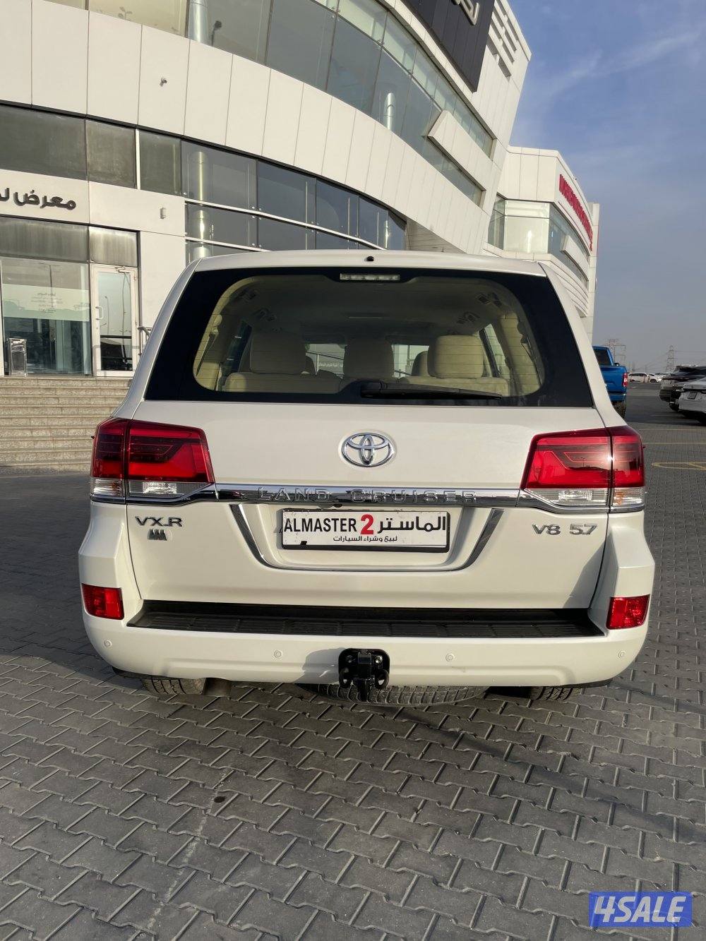 للبيع لاند كروزر VXRموديل 2017 وارد قطر4