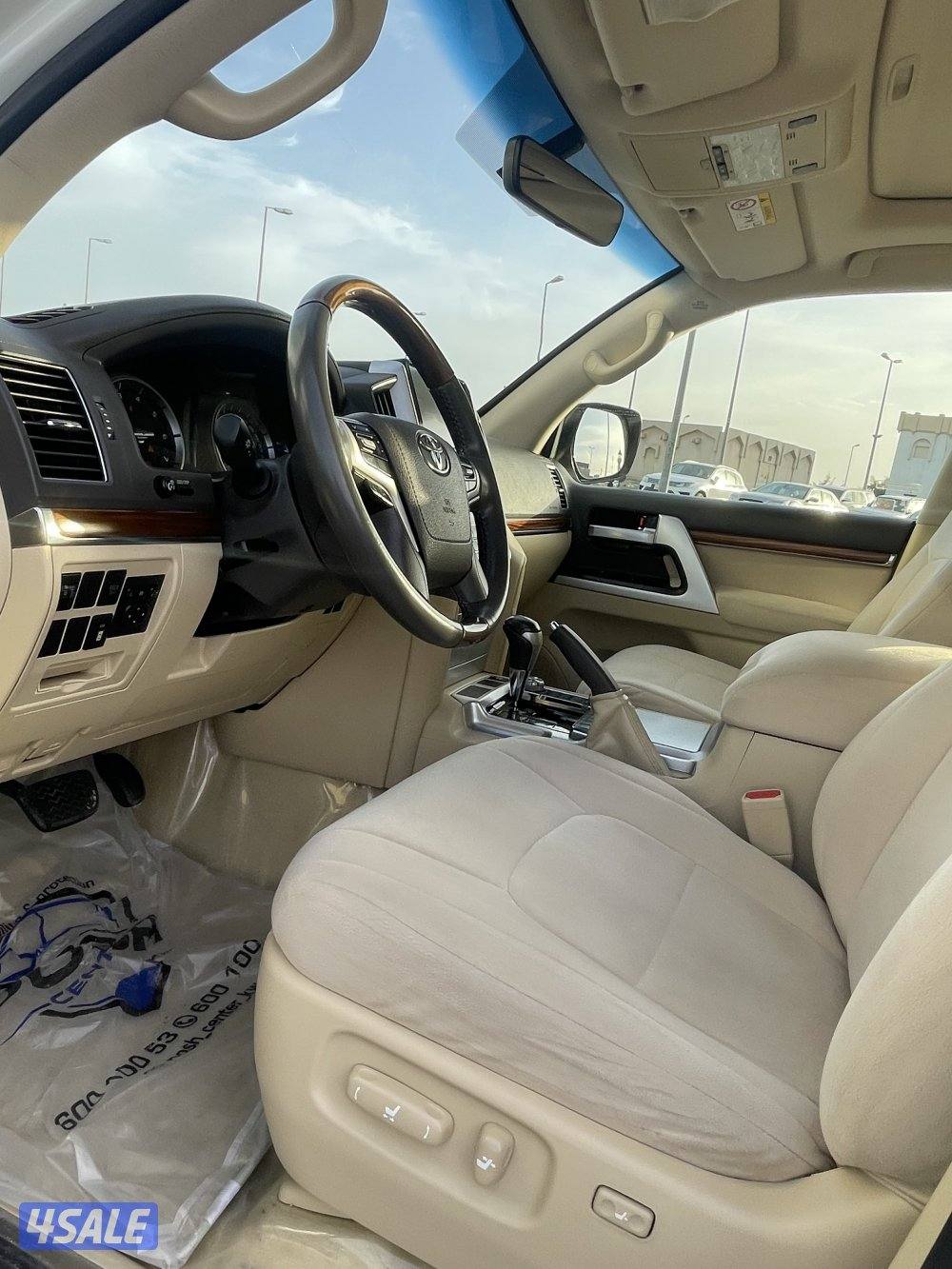 للبيع لاند كروزر VXRموديل 2017 وارد قطر6