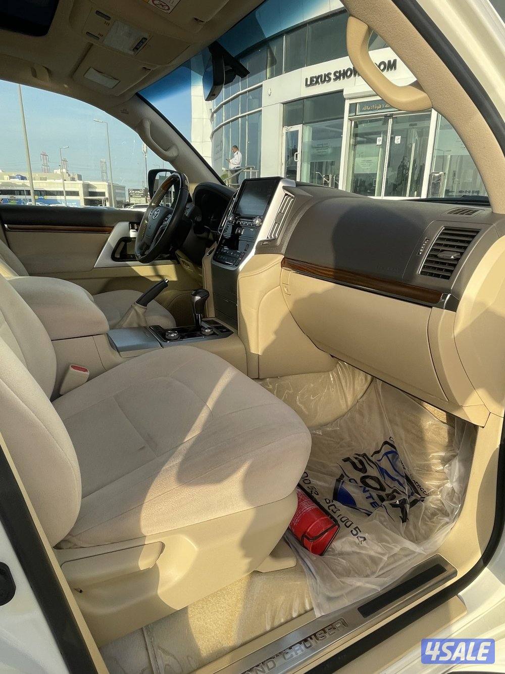 للبيع لاند كروزر VXRموديل 2017 وارد قطر10