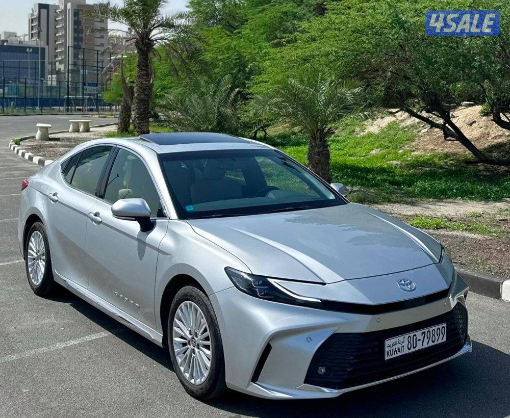 كامري 2025 عداد 15 الف صبغ الوكاله تحت الكفاله وارد الساير3