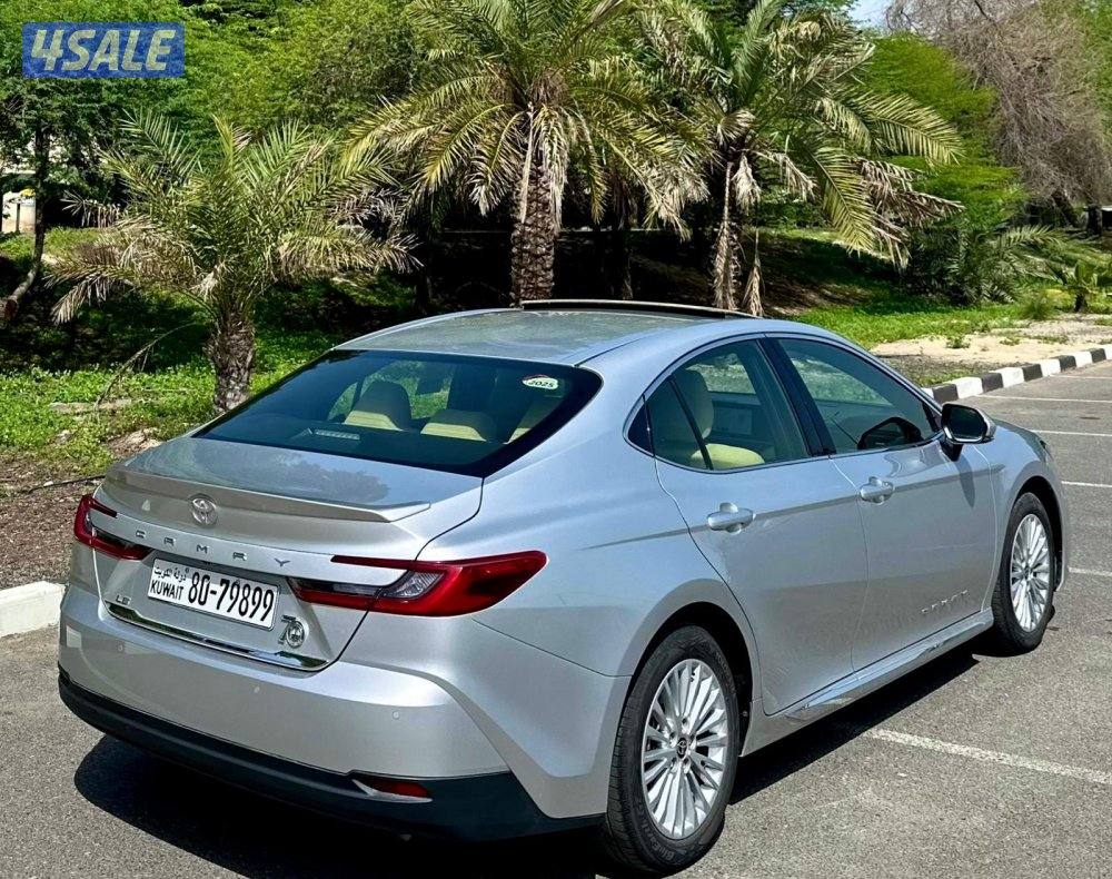 كامري 2025 عداد 15 الف صبغ الوكاله تحت الكفاله وارد الساير5