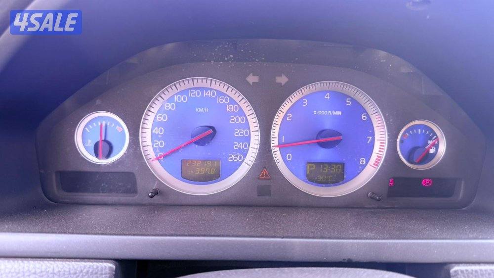 فولفو XC90 موديل 2008، 8 سلندر5