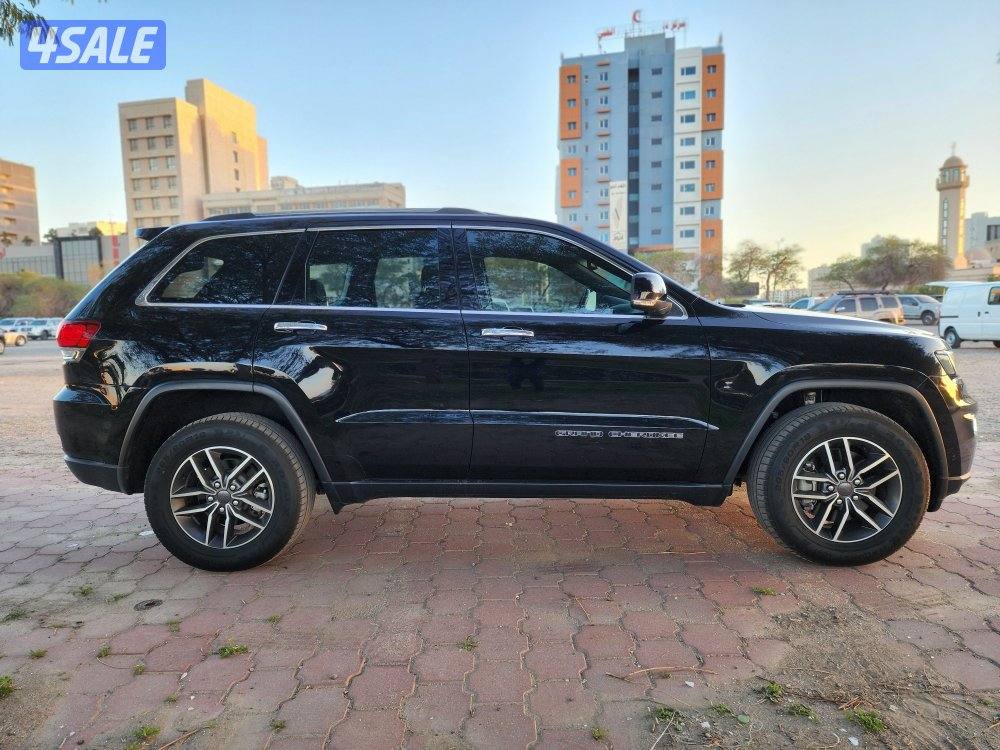 للبيع جراند شيروكي صبغ الوكالة موديل٢٠٢١ ليمتد اعلى درجة عداد ١١٢ ألف3