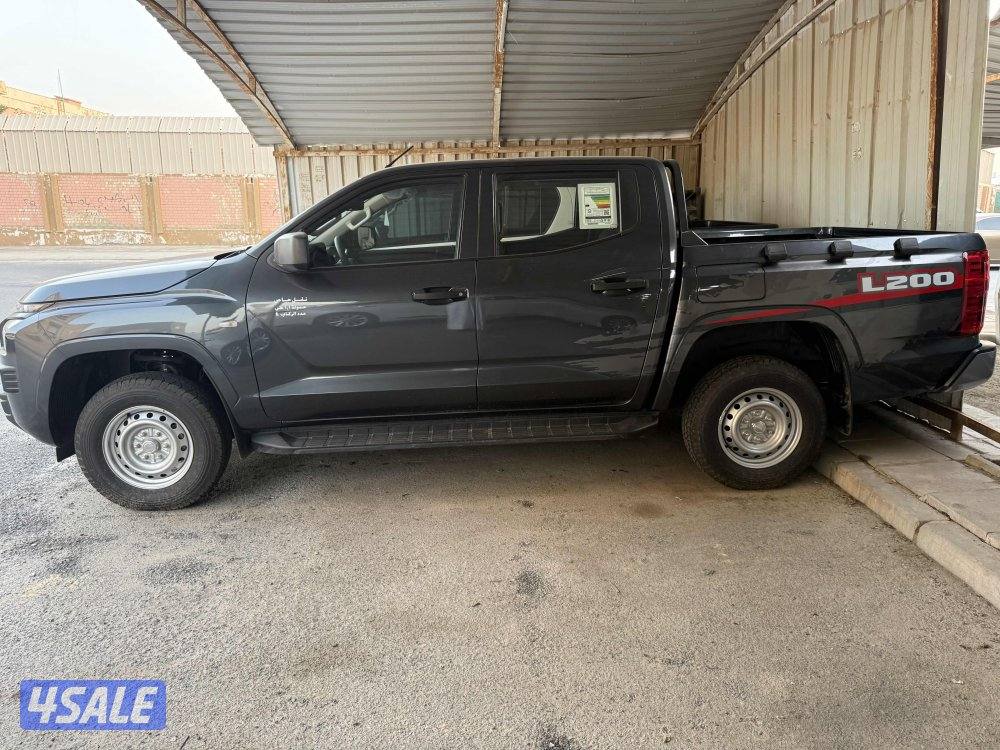 وانيت ميتسوبيشي موديل 20244