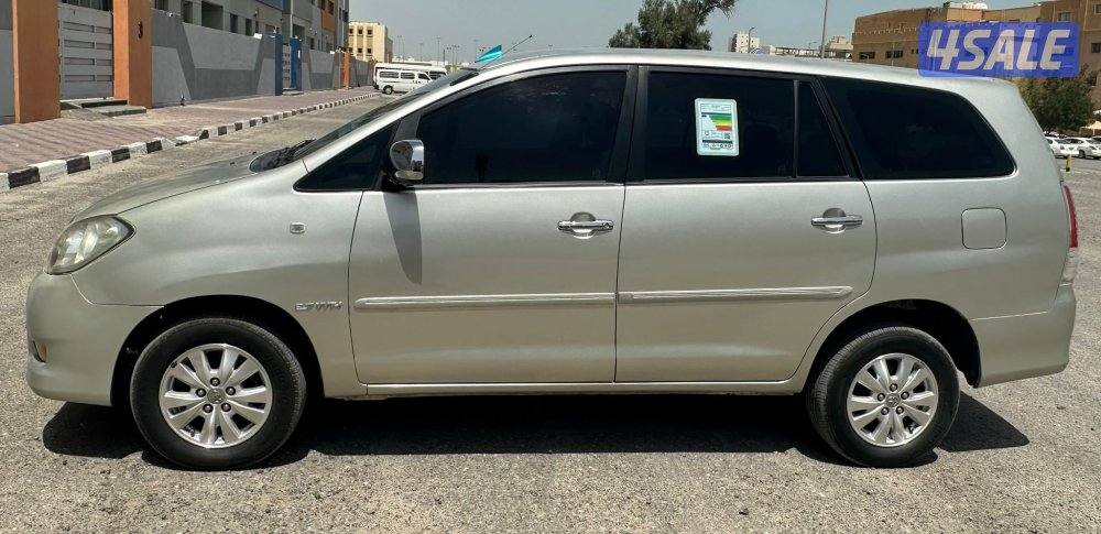 Toyota innova 2010 excellent good condition4