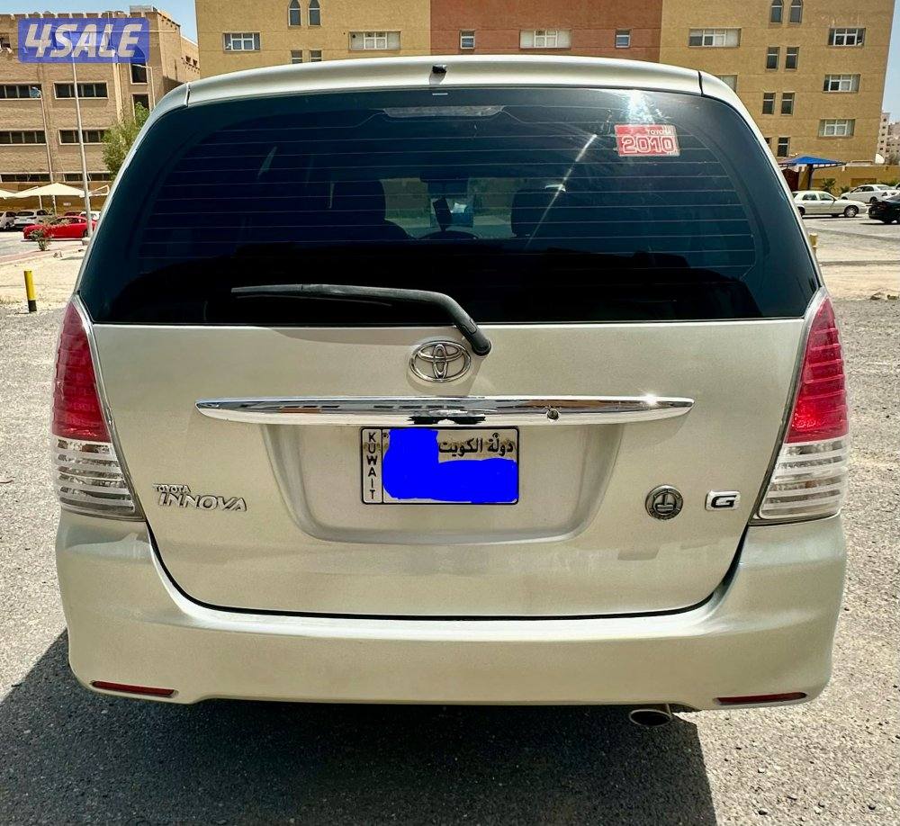 Toyota innova 2010 excellent good condition6