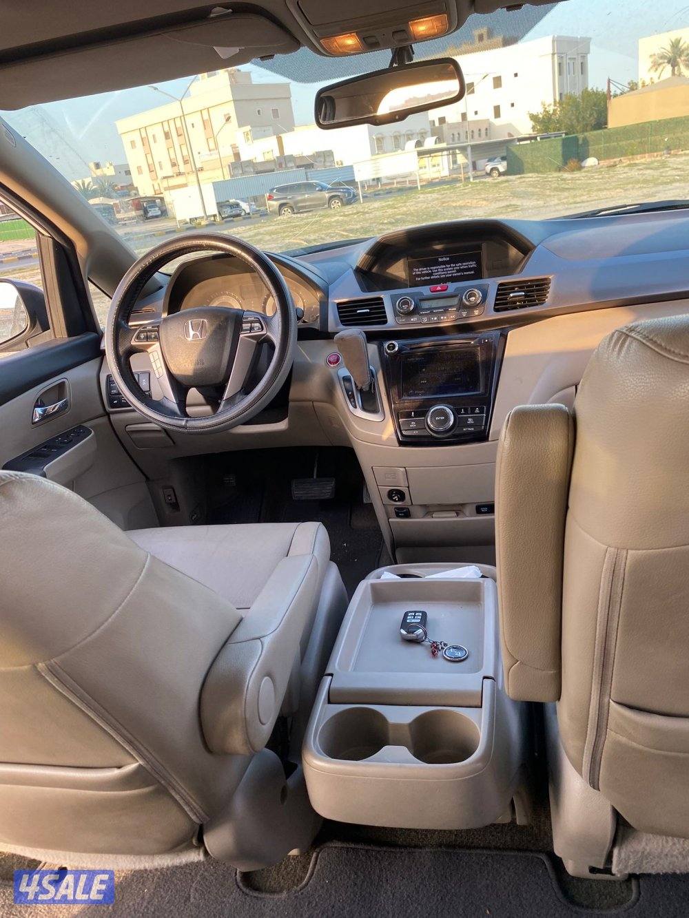 للبيع هوندا اودسي 2014 عداد 261.000 الف الدرجه الاولي شاشتين ابواب كهر2