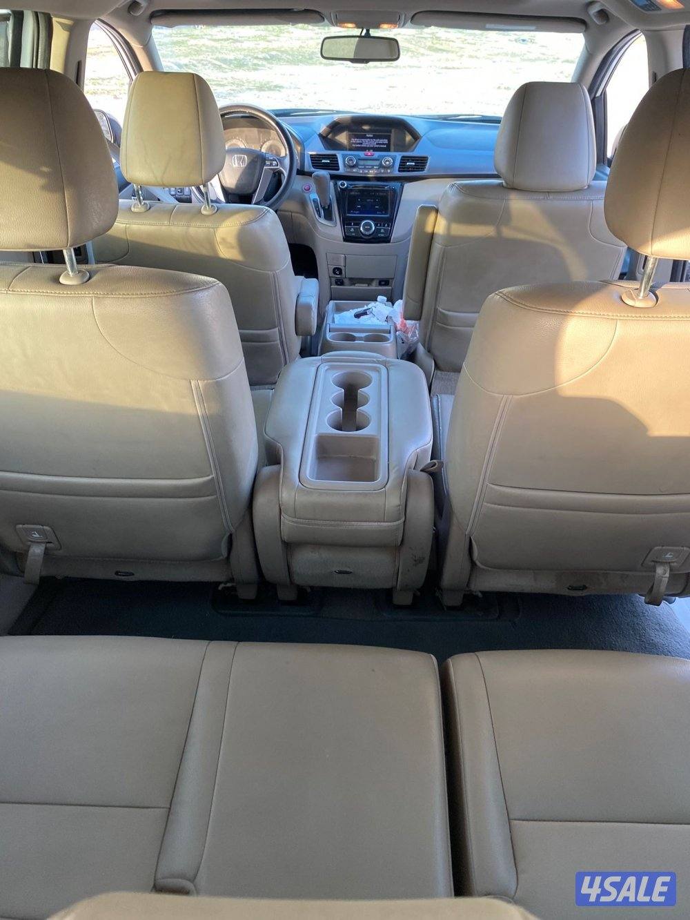للبيع هوندا اودسي 2014 عداد 261.000 الف الدرجه الاولي شاشتين ابواب كهر5