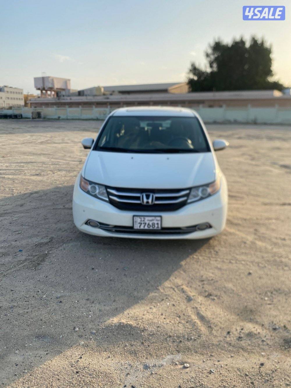 للبيع هوندا اودسي 2014 عداد 261.000 الف الدرجه الاولي شاشتين ابواب كهر6