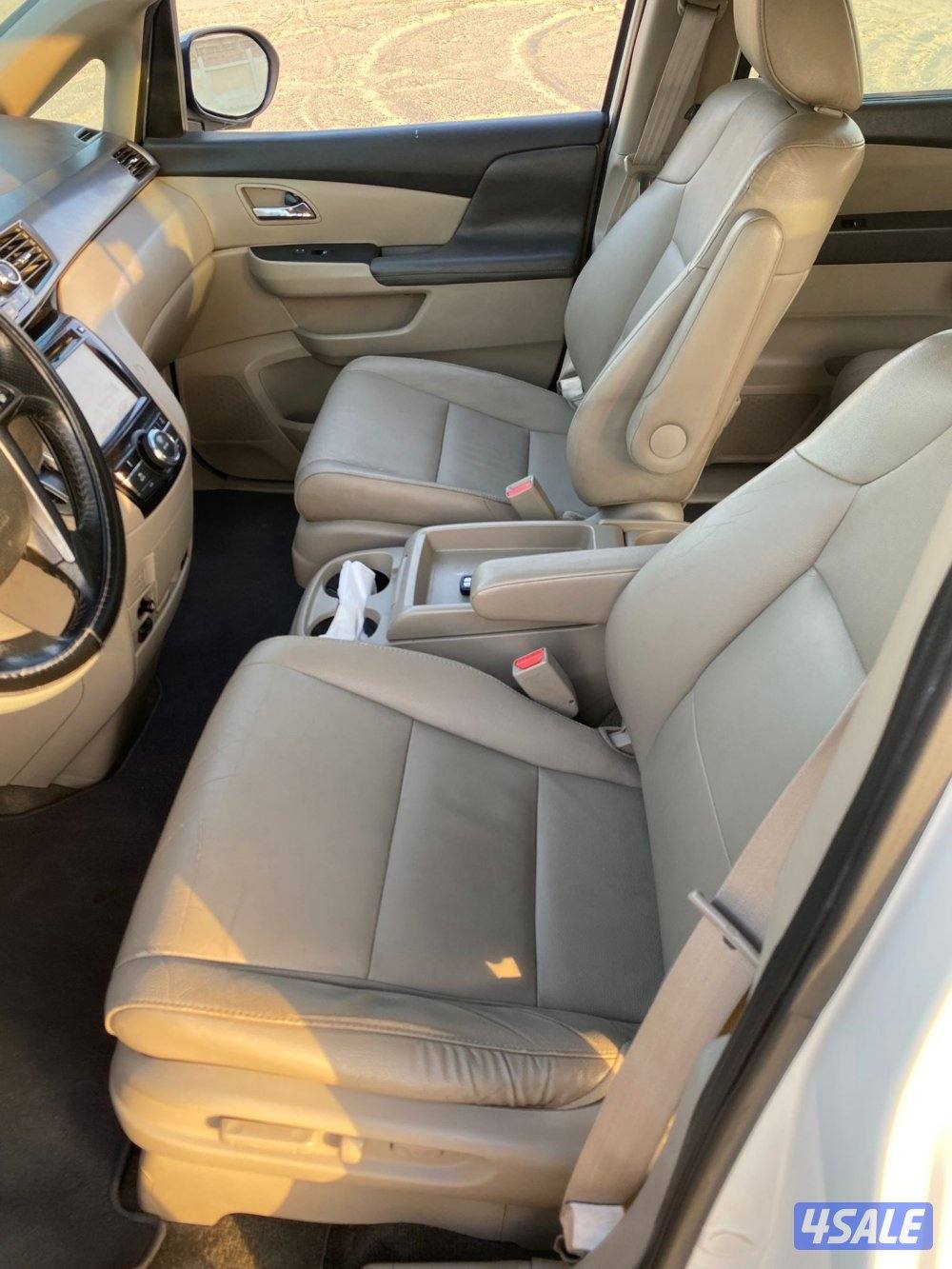 للبيع هوندا اودسي 2014 عداد 261.000 الف الدرجه الاولي شاشتين ابواب كهر8