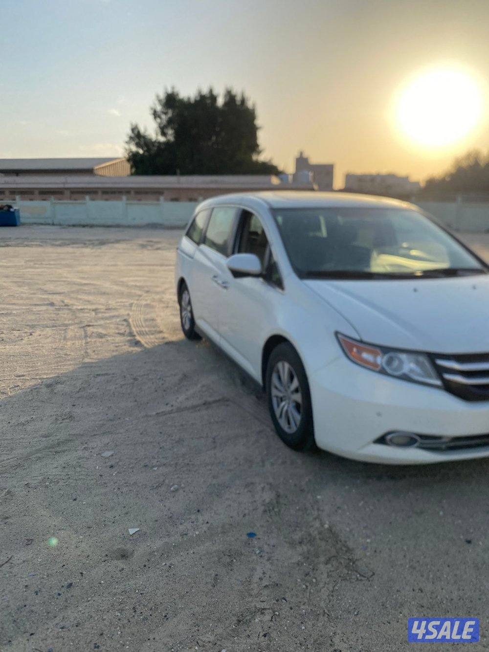 للبيع هوندا اودسي 2014 عداد 261.000 الف الدرجه الاولي شاشتين ابواب كهر9