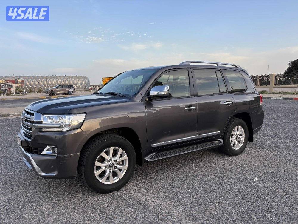 للبيع لاندكروزر ماشي ١٥٨5